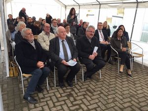 Besucher des Spatenstiches Besucher des Spatenstiches